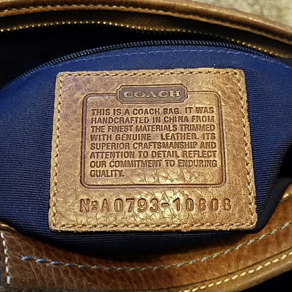 Authentic coach purse. - Picture 4 of 8